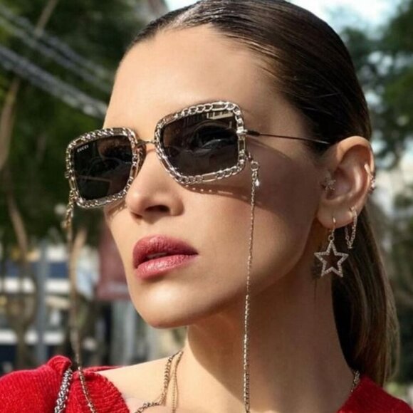 NWT GUCCI GG1112S - 001 CHAIN SUNGLASSES - Picture 1 of 15